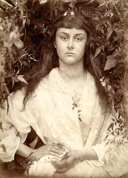 creative portrait of Alice Liddell as Pomona, photographed by Julia Margaret Cameron