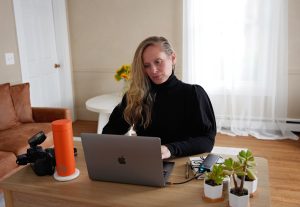 The photographer’s guide to busy season bookings and mini sessions.